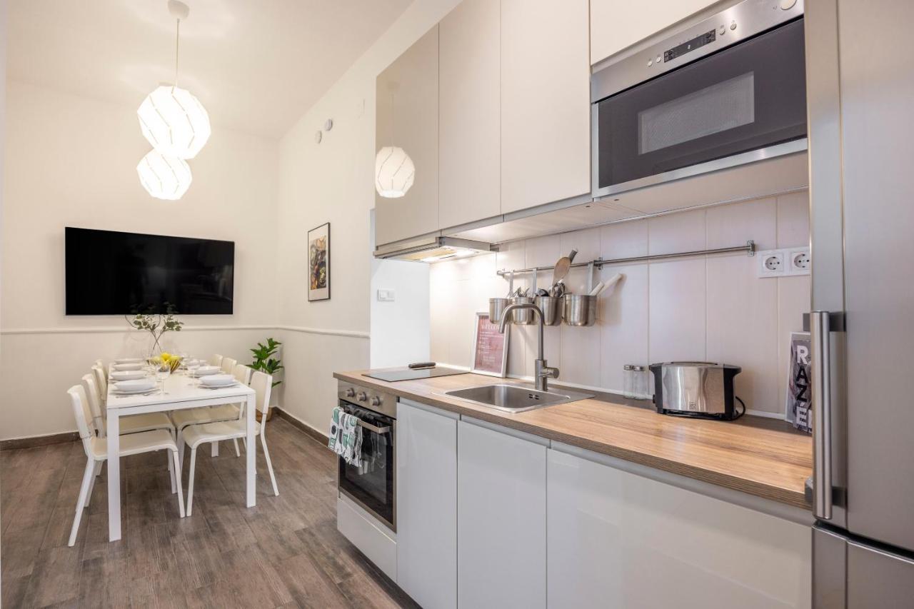 Central Grand Apartment With 5Bedrm 2Bathroom Budapest Exterior photo